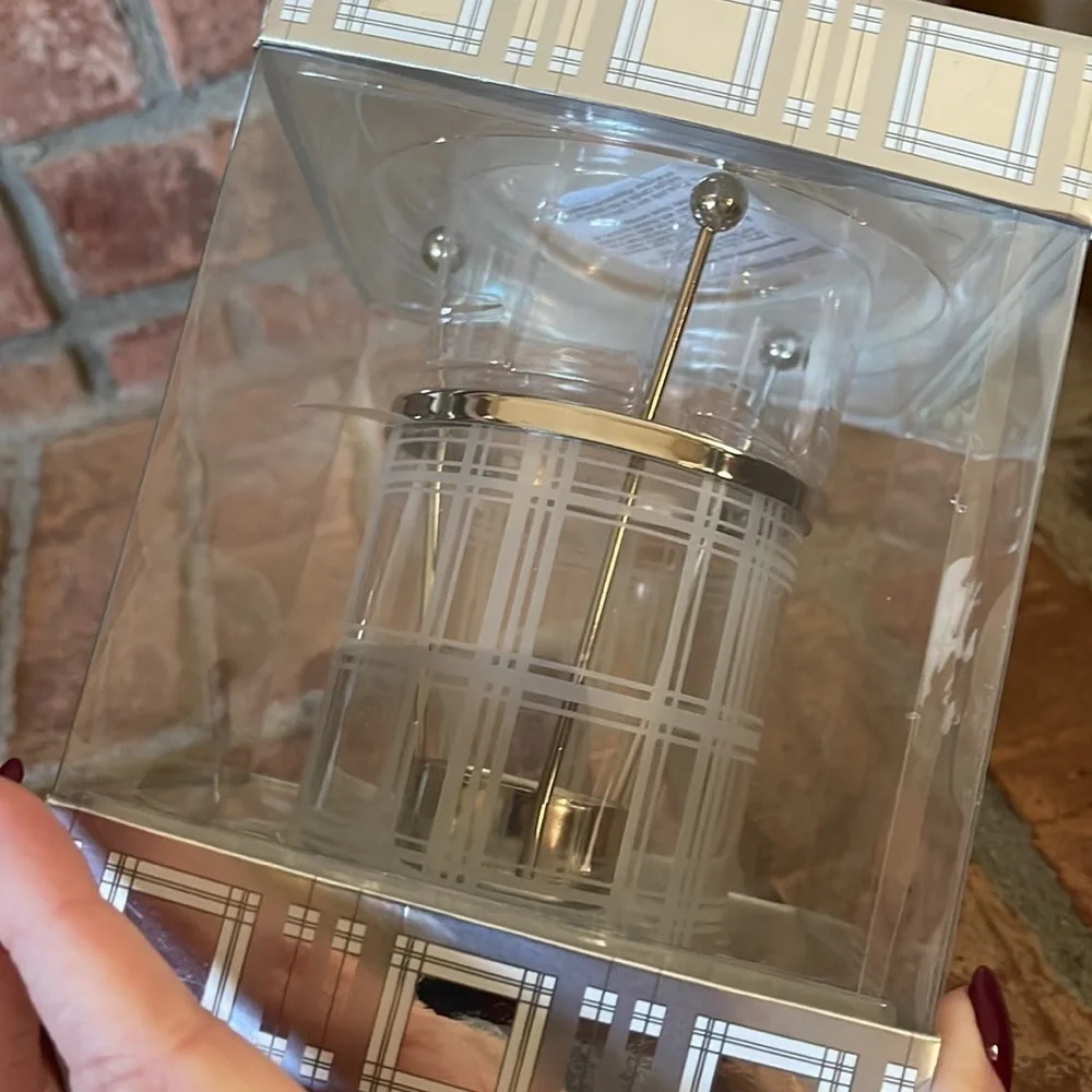 NIB The White Barn Candle Company The Perfect Christmas Oil Warmer